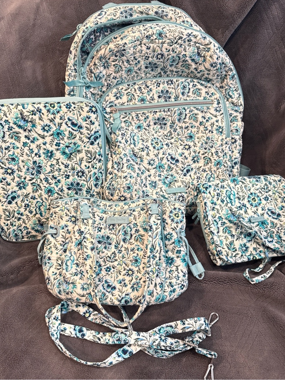 Vera Bradley Cloud Vine pattern 4pc set